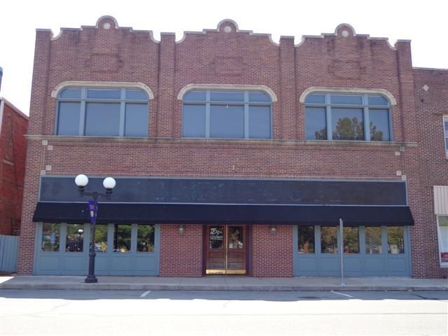 127 E Carroll St, Macomb, IL 61455